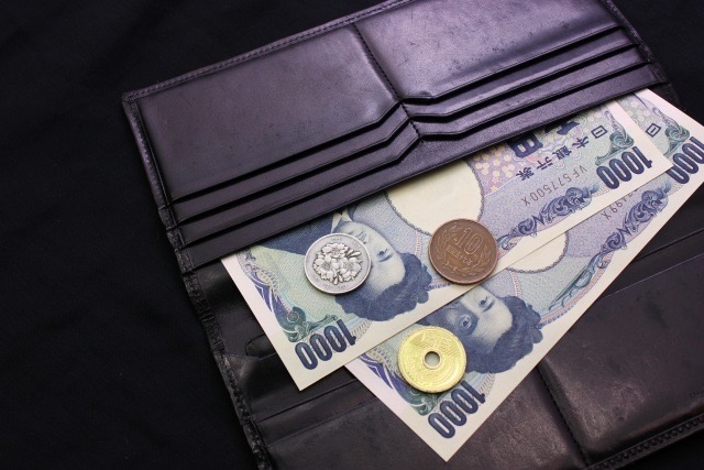 お金（数千円）